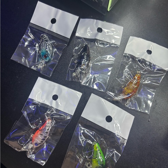 Assorted Men’s Fishing Lure Keychain - Multi-Color - Picture 3 of 3